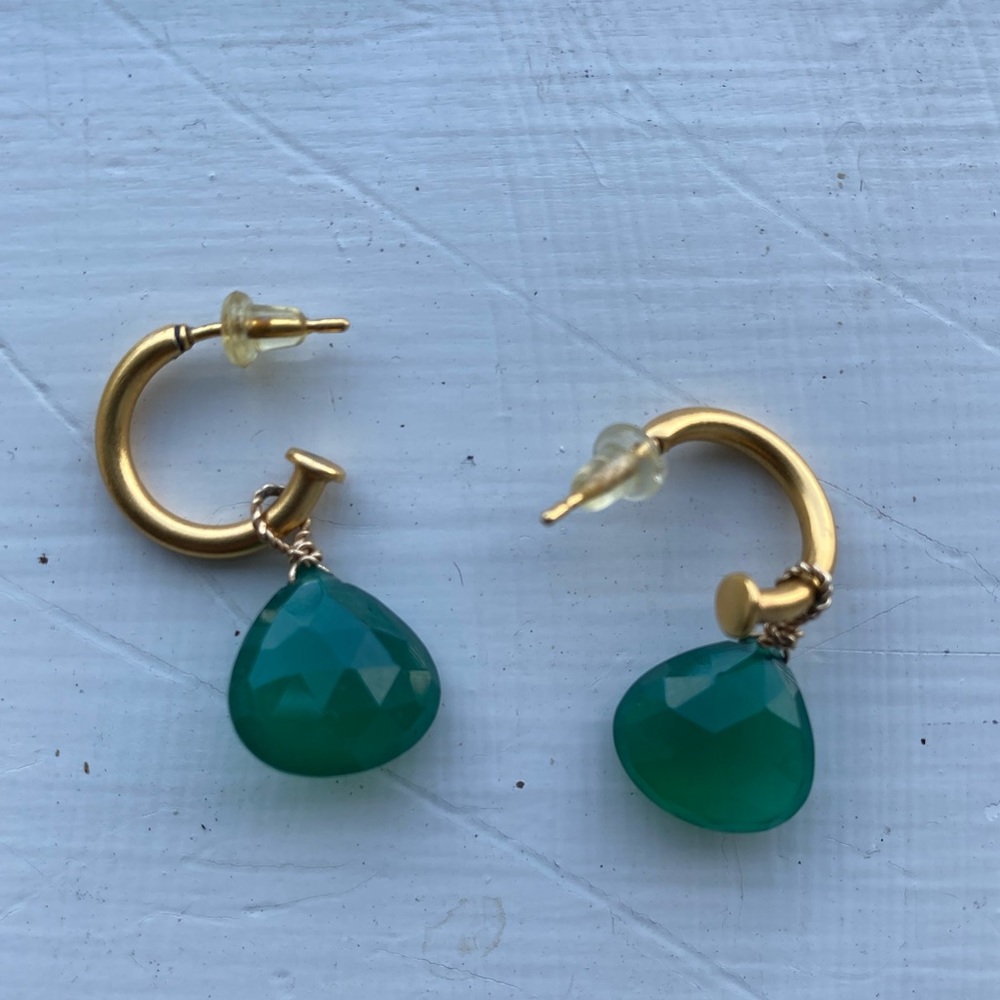 Hoop earrings with removable faceted stone